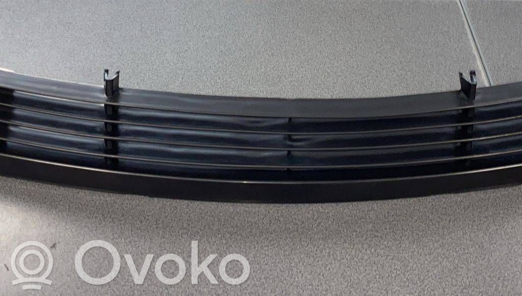 Front bumper lower grill   51118165145
