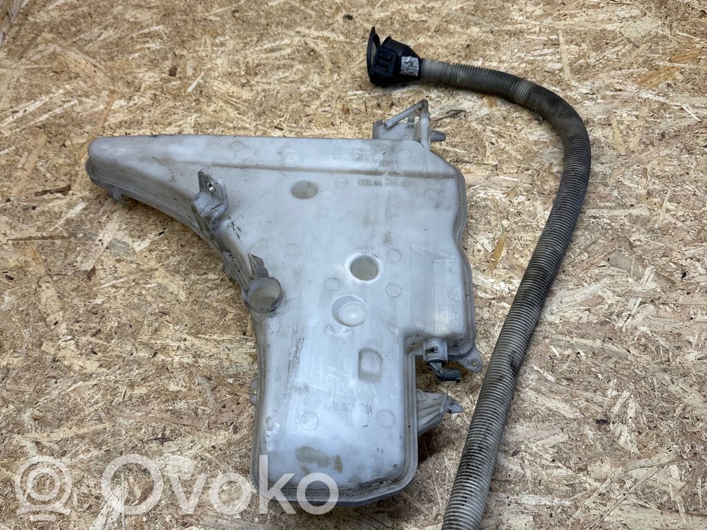 BMW 3 E92 E93 Wischwasserbehälter 