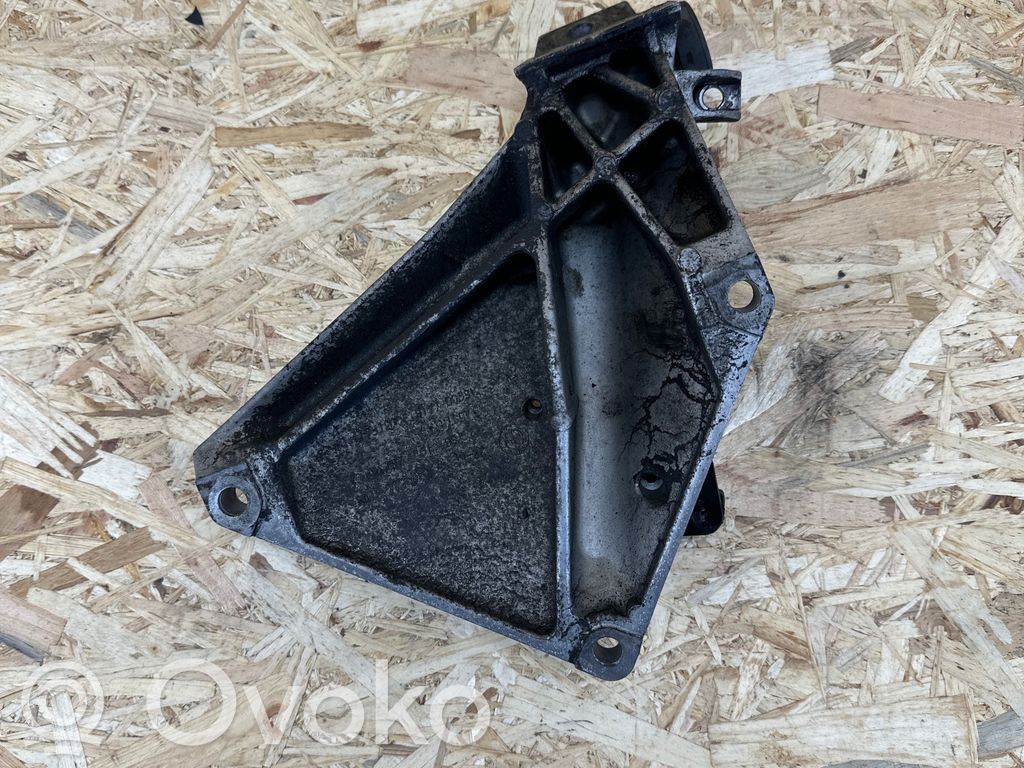 BMW 3 E90 E91 Engine mounting bracket 