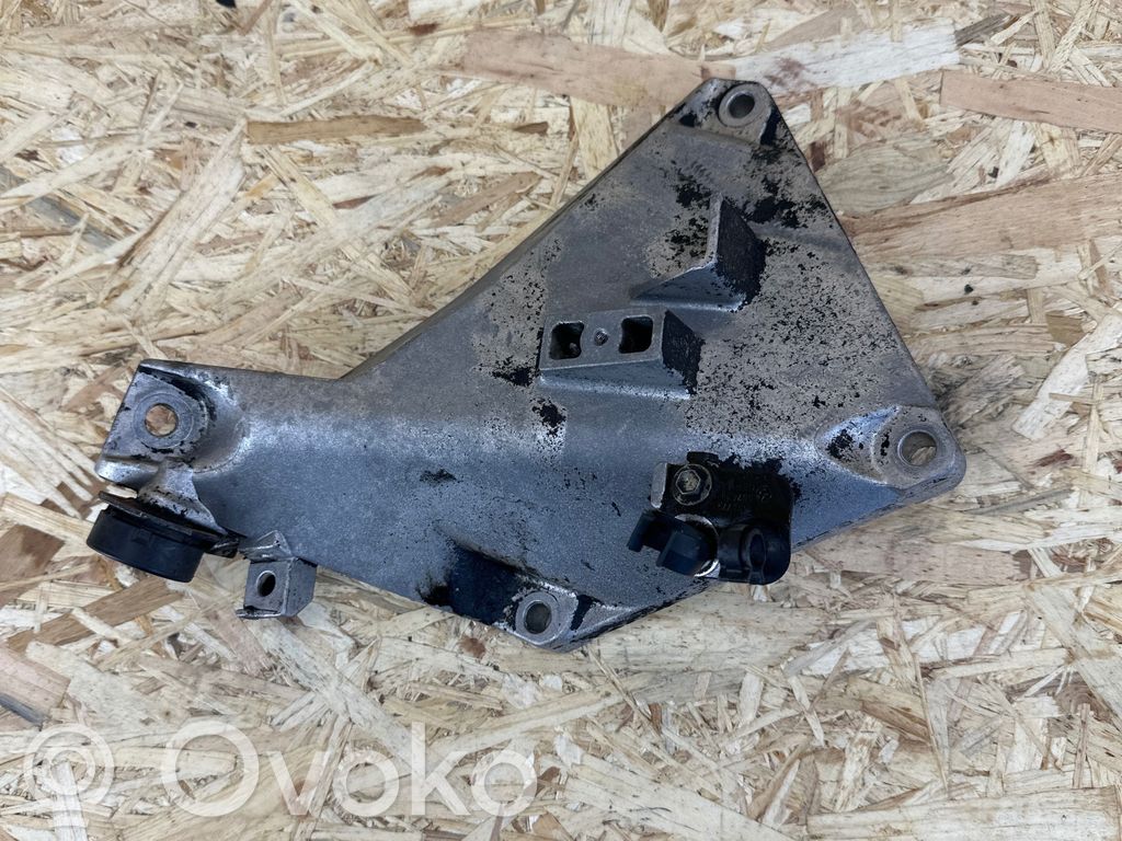 BMW 3 E90 E91 Engine mounting bracket 