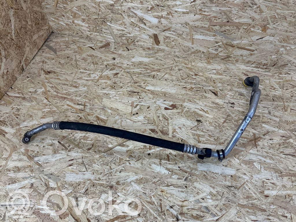 BMW 5 F10 F11 Ilmastointilaitteen putki (A/C) 