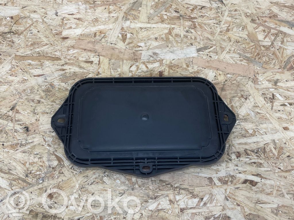Volkswagen PASSAT B6 Other engine bay part 