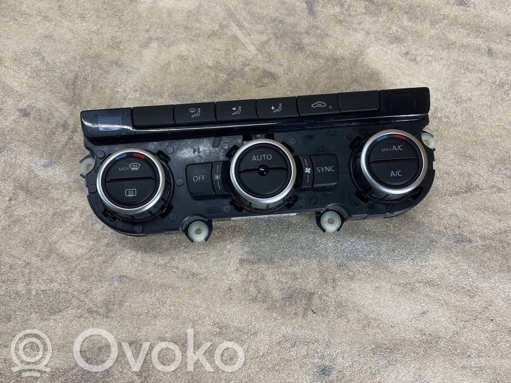 Volkswagen PASSAT B7 Climate control unit 