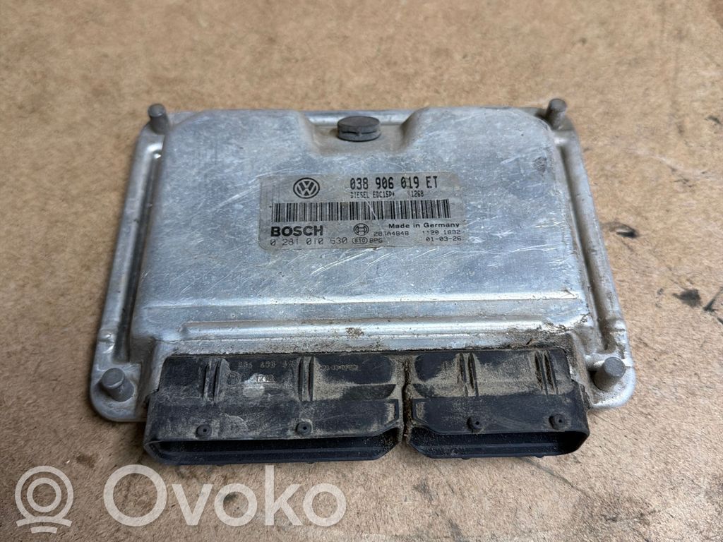 Volkswagen PASSAT B5.5 Unitate/modul de control motor 