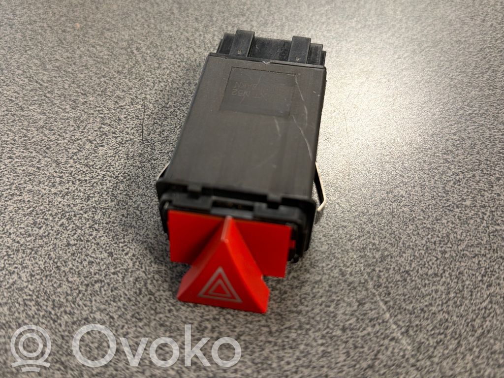 Botón interruptor de luz de peligro   4B0941509K