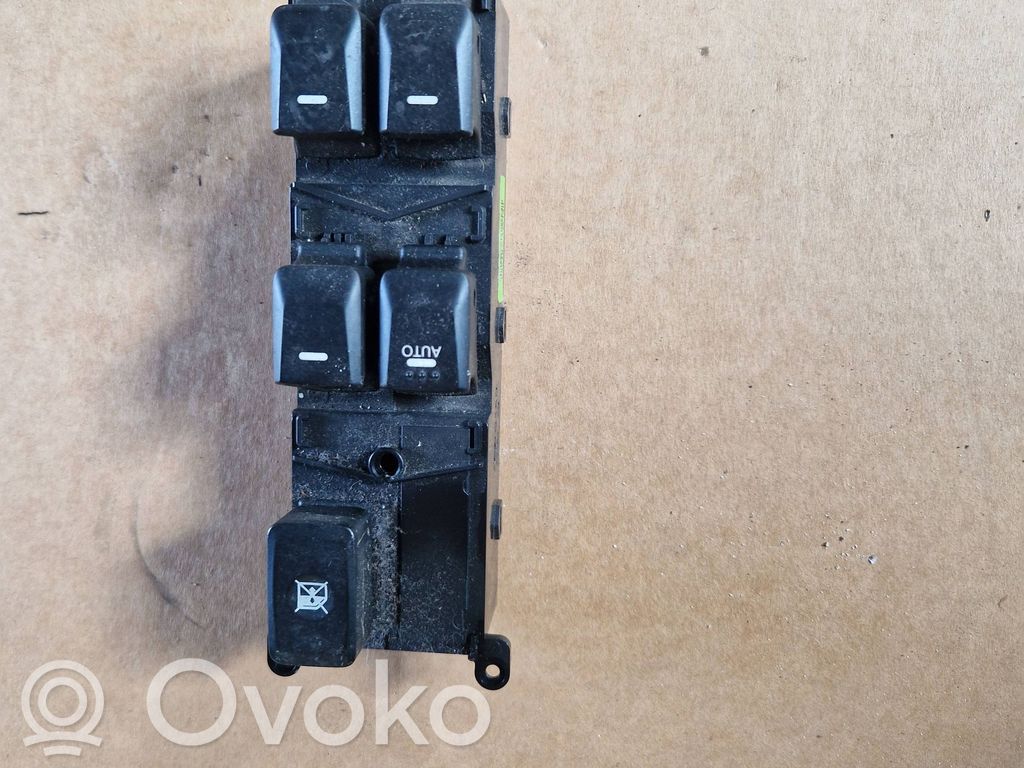 KIA Rio Electric window control switch 