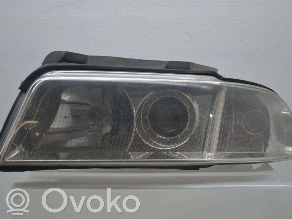 Audi A4 S4 B5 8D Lampa przednia 