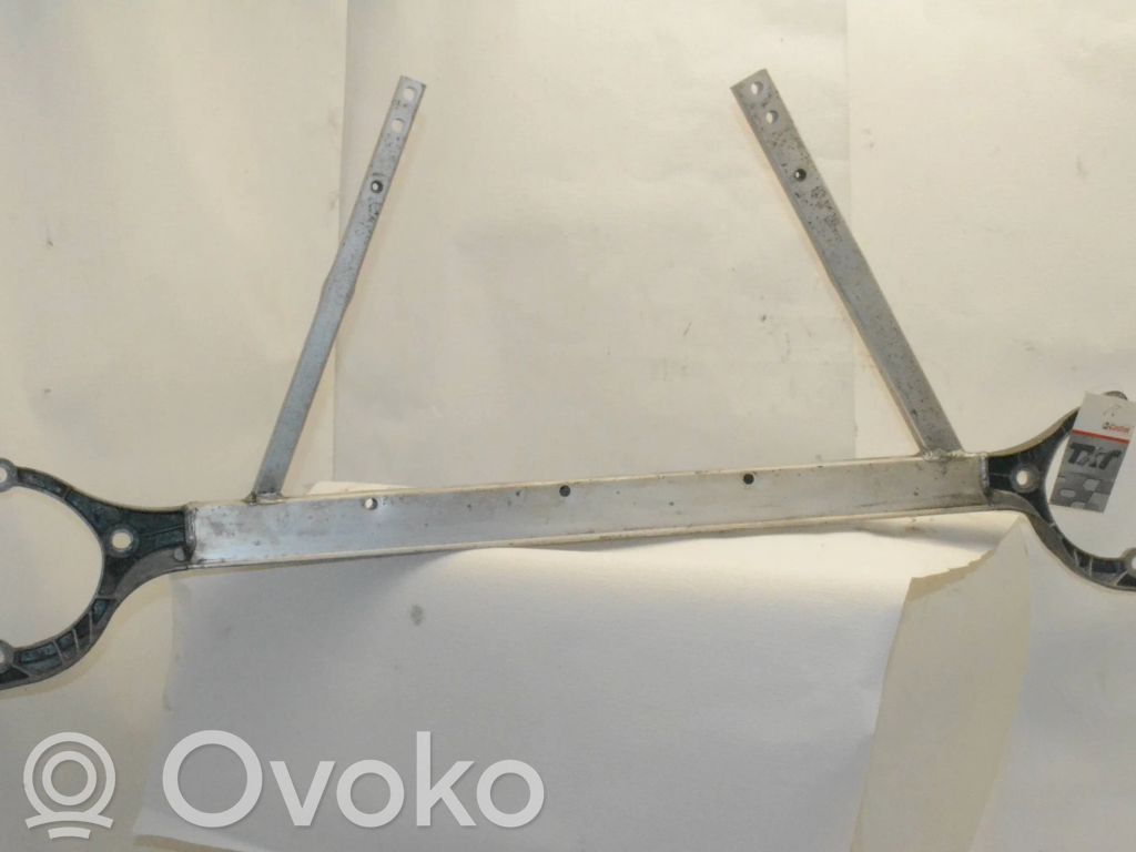Audi A8 S8 D3 4E Priekinis traversas 