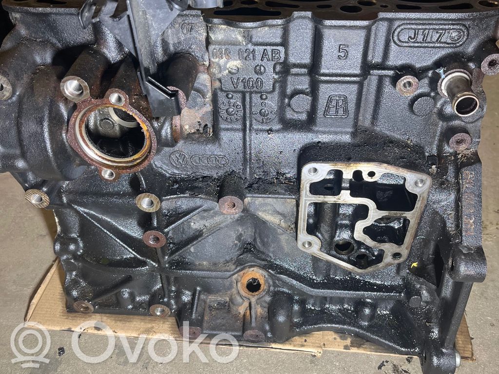 Chrysler Sebring (JS) Engine block 