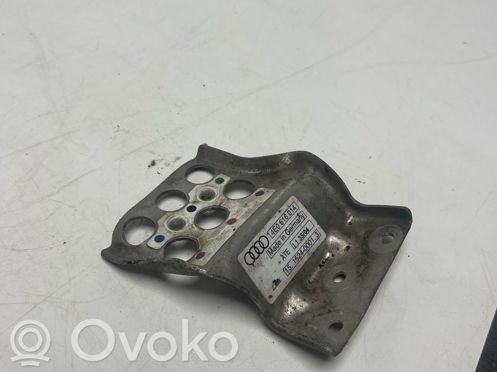 Audi A8 S8 D3 4E Gaisa sadales / vārsta bloks (pneimatiskā balstiekārta) 
