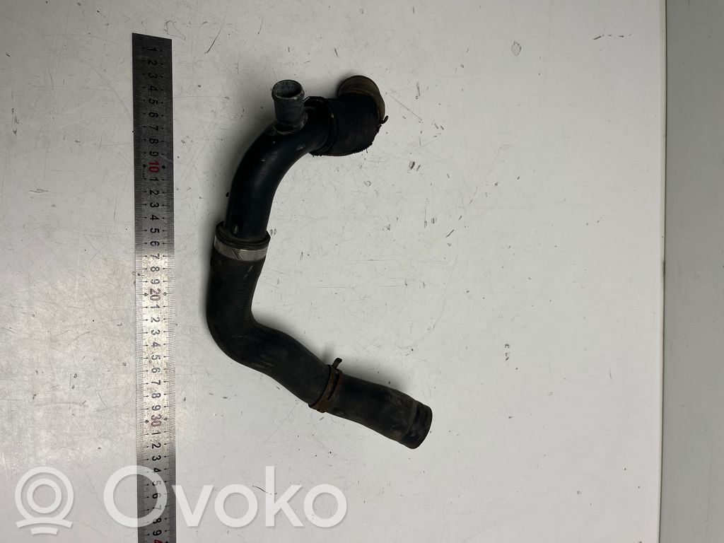 Volkswagen PASSAT B6 Tubo flessibile del liquido di raffreddamento del motore 