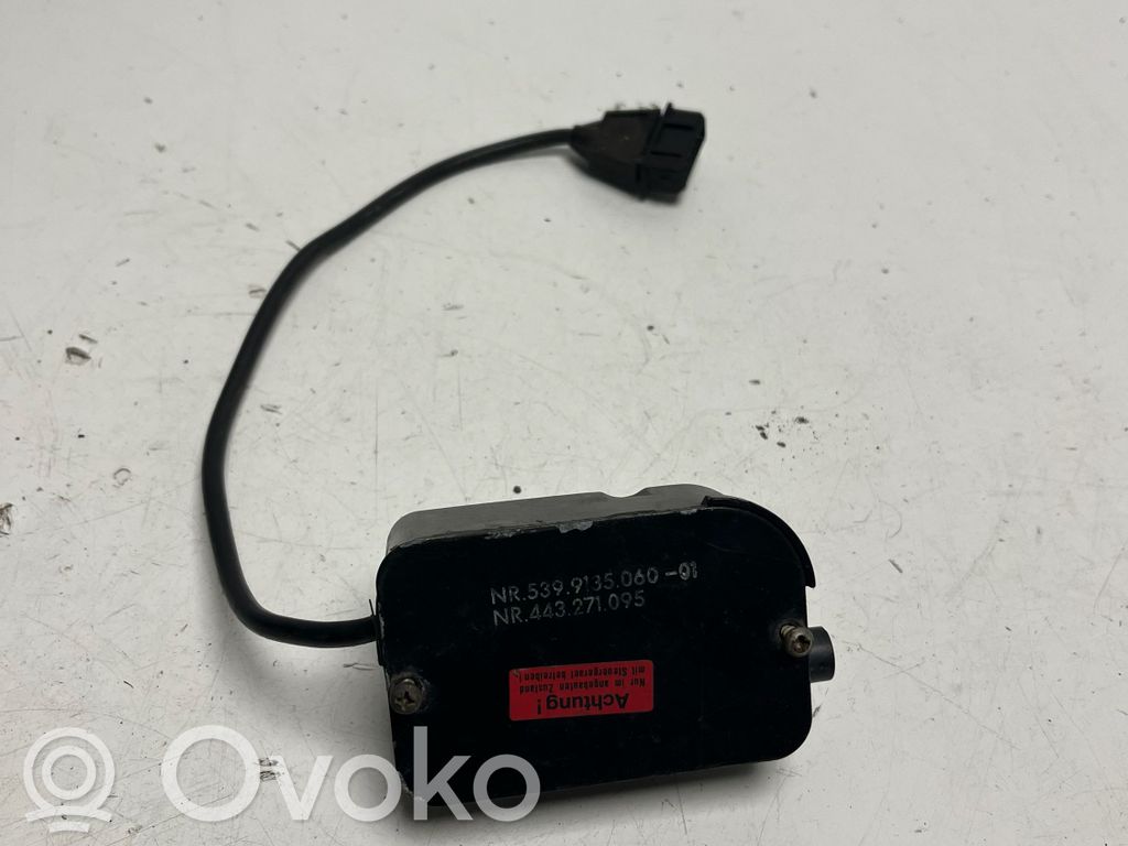Audi A6 S6 C4 4A Silniczek nagrzewnicy 