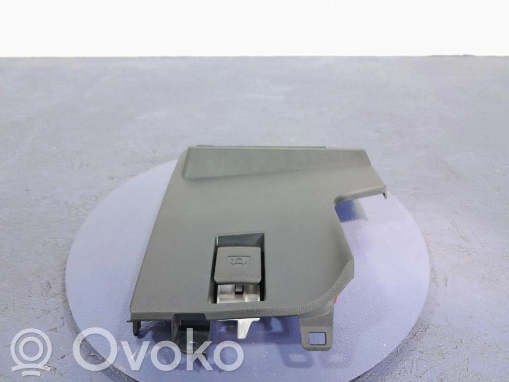 Toyota Corolla E210 E21 Kita slenkscių/ statramsčių apdailos detalė 