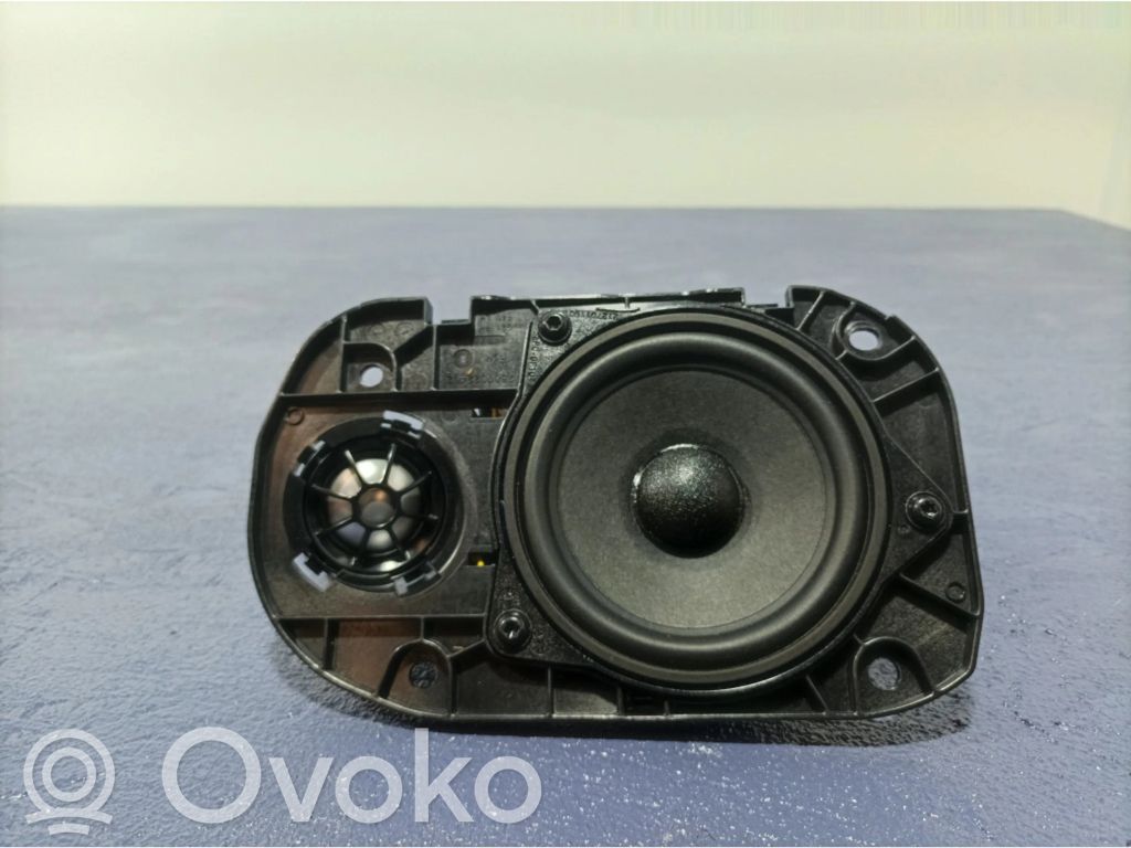 BMW 1 F40 Subwoofer 