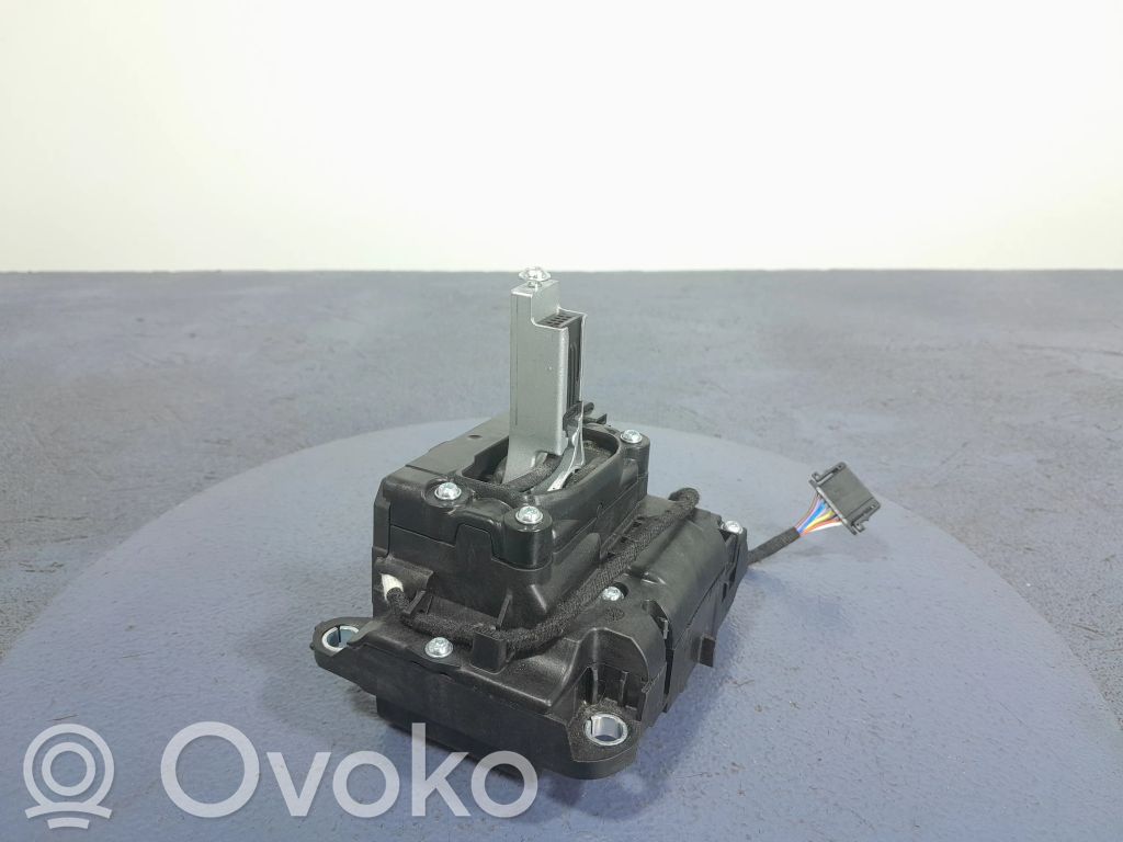 Audi A8 S8 D2 4D Pavarų perjungimo traukė 
