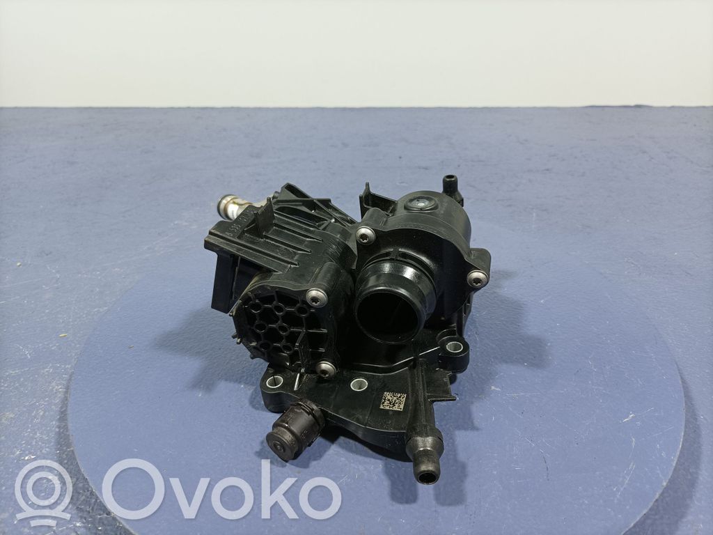 Audi A4 S4 B7 8E 8H Carcasa del termostato 