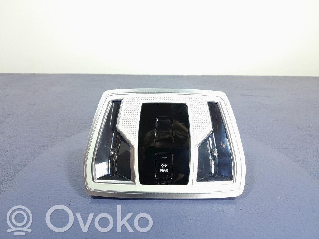 Audi A8 S8 D5 Wewnętrzna lampka bagażnika 