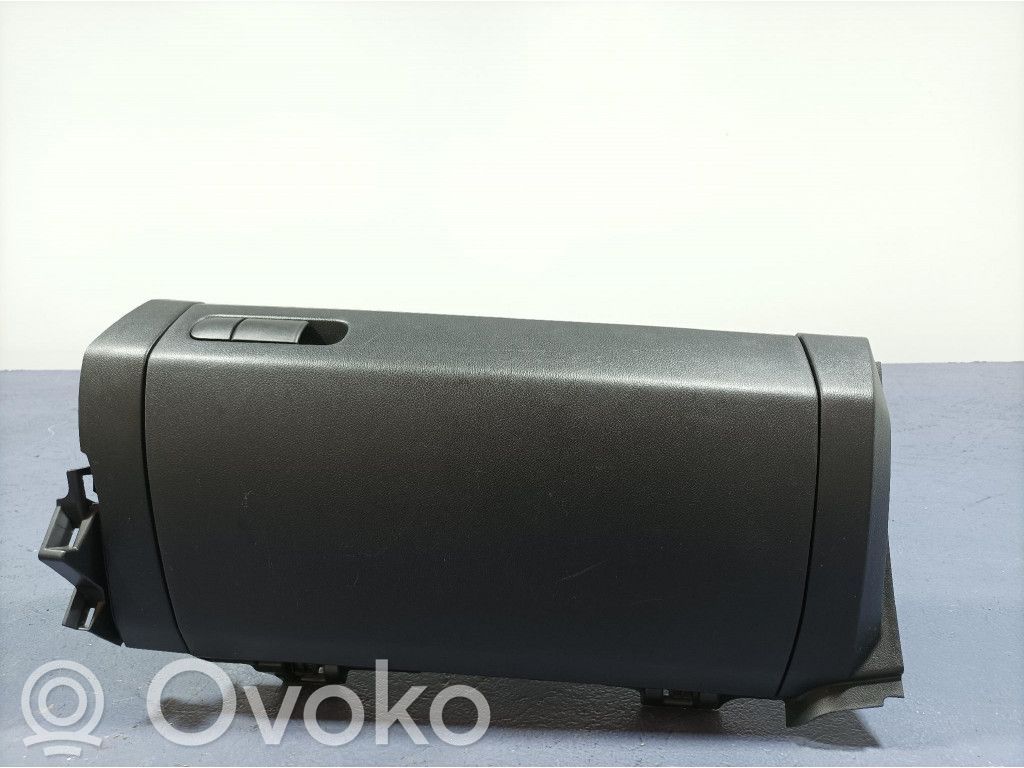 Mazda CX-7 Glove box 