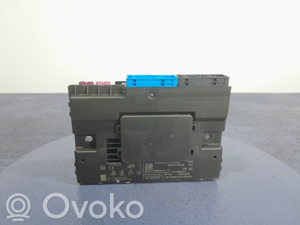 Audi A8 S8 D2 4D Gateway control module 