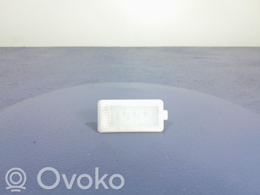 Audi A4 S4 B7 8E 8H Éclairage de coffre 