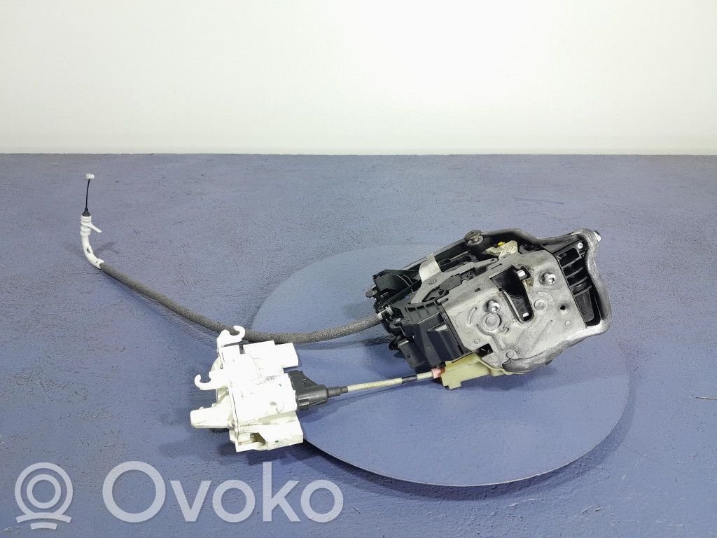 Audi A4 S4 B7 8E 8H Zamek drzwi przednich 