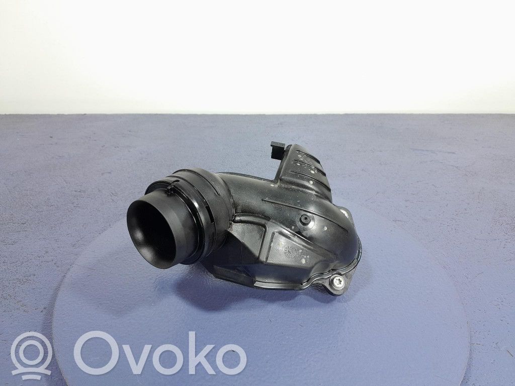 Audi A3 8Y Rura / Wąż dolotowy powietrza 