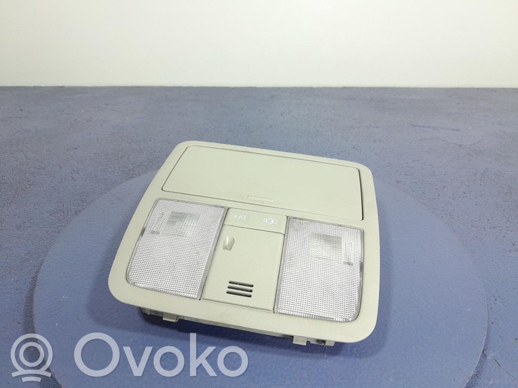 Toyota Auris E180 Wewnętrzna lampka bagażnika 