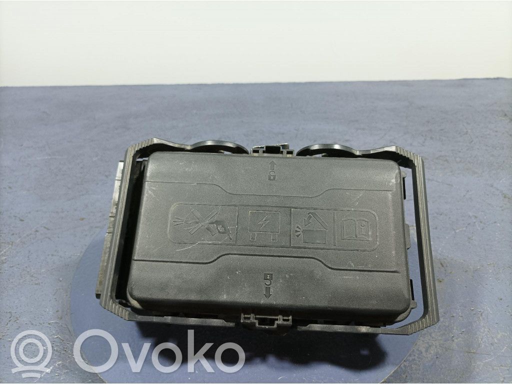 Opel Insignia A Fuse box set 