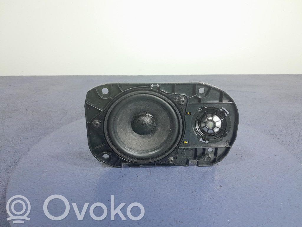BMW 1 F40 Subwoofer 