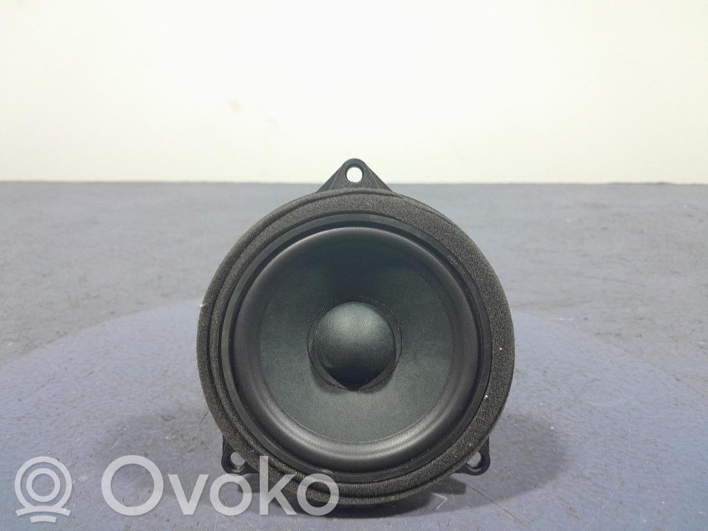 BMW X5 G05 Subwoofer 