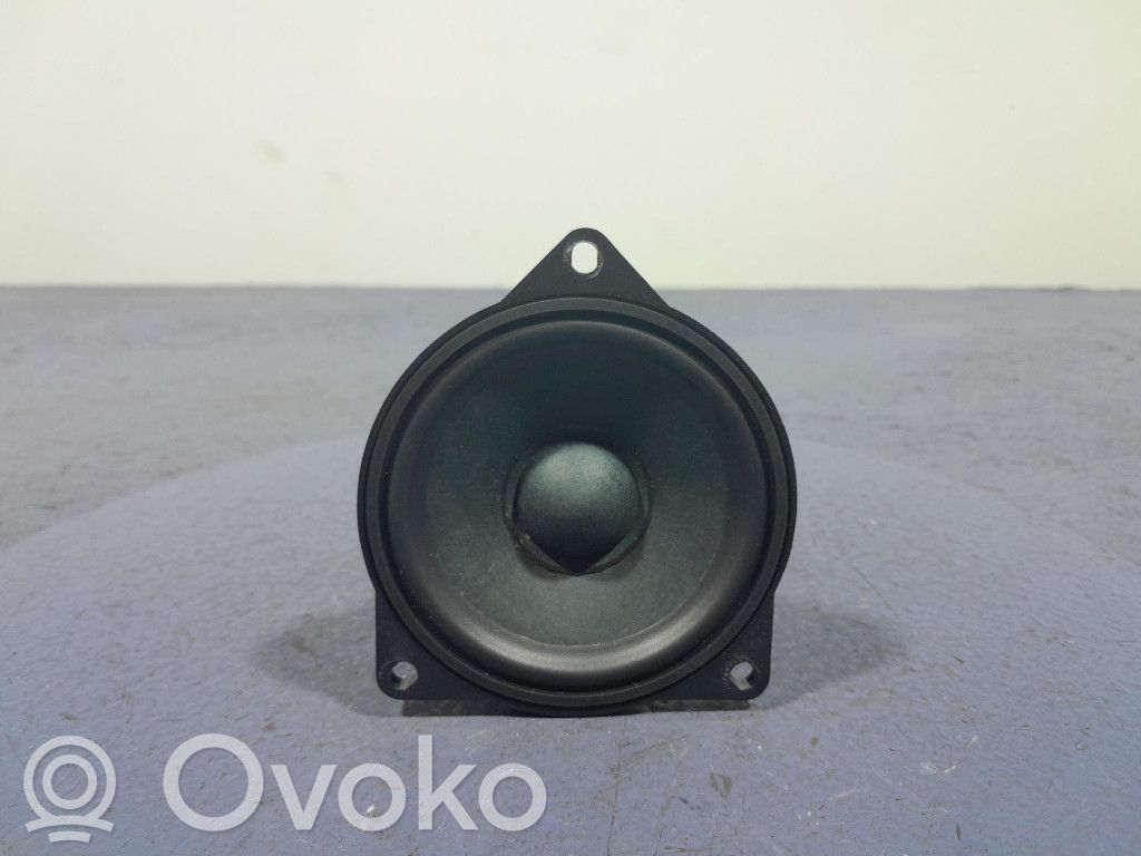 BMW X5 G05 Subwoofer 