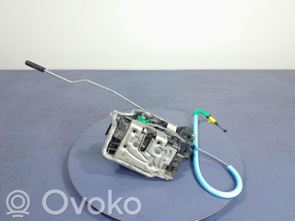 BMW X5 G05 Takaoven lukko 