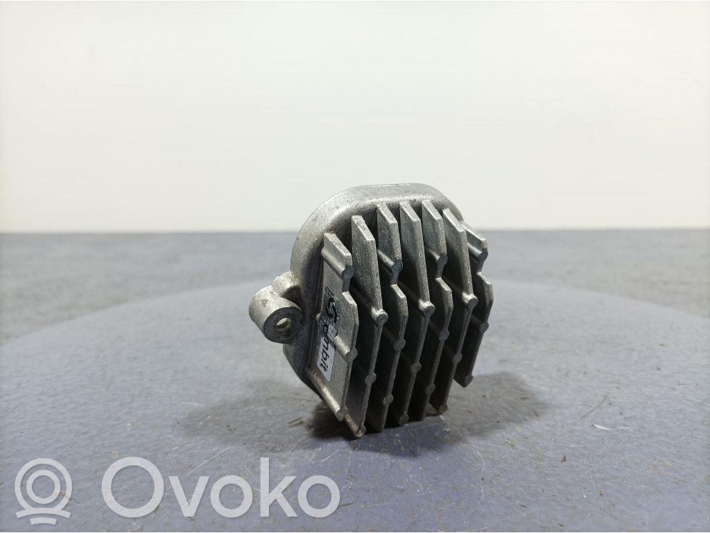 Volvo XC90 Voltage converter/converter module 