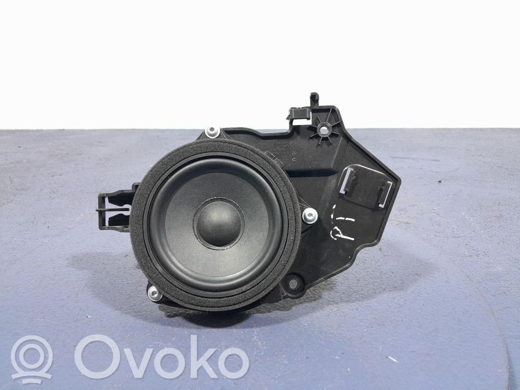 BMW X7 G07 Subwoofer 