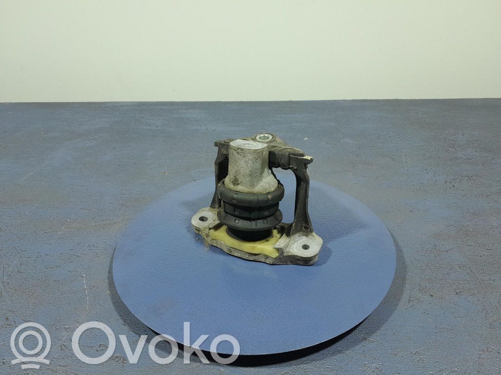 Volvo XC60 Engine mount vacuum valve 