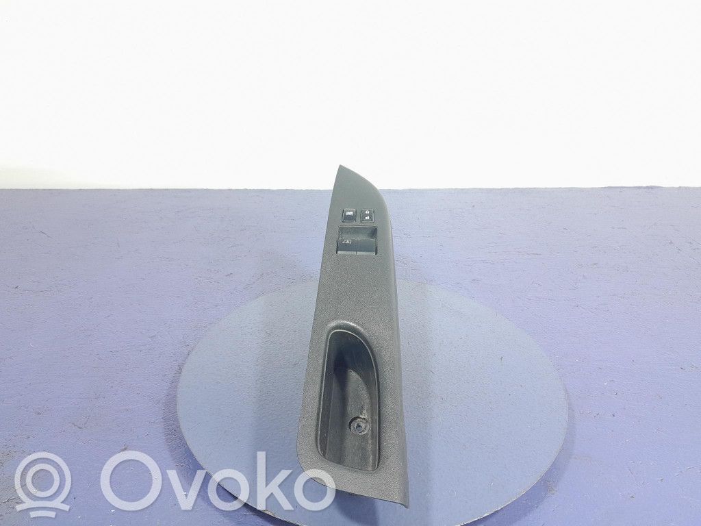Nissan Micra C+C Electric window control switch 