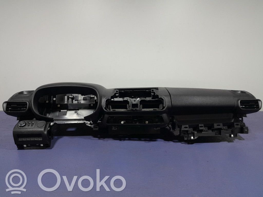 Opel Combo E Panel de instrumentos 