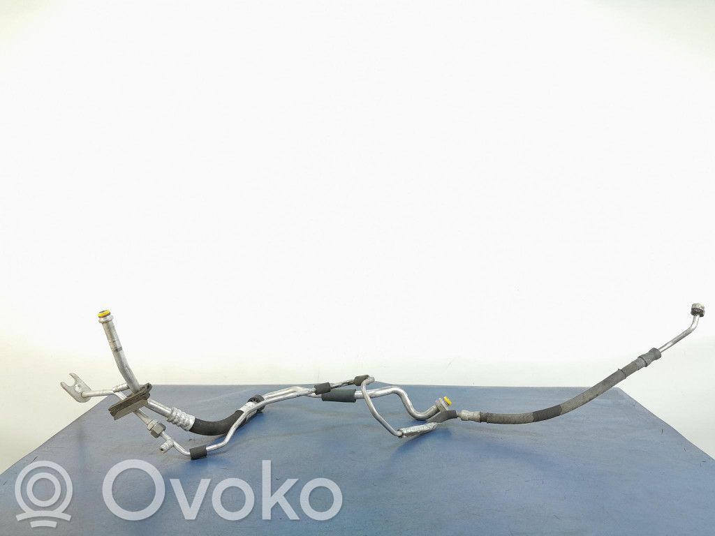 Audi A4 S4 B7 8E 8H Ilmastointilaitteen putki (A/C) 