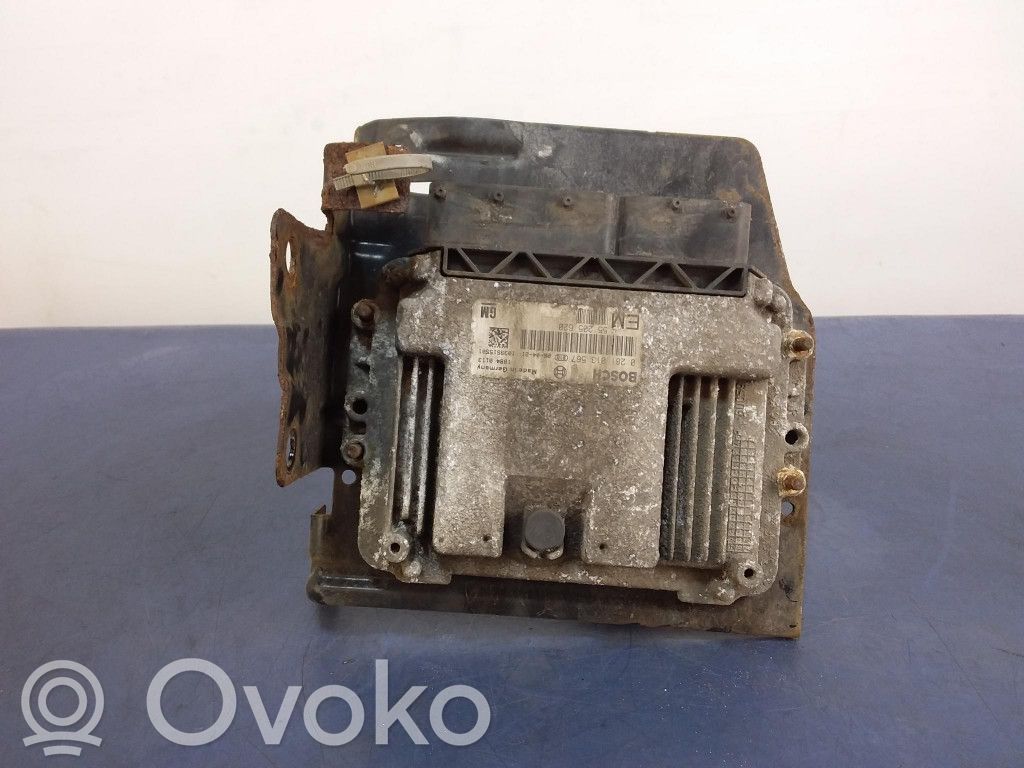 Opel Zafira B Engine control unit/module ECU 