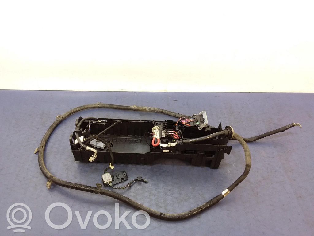 Opel Astra K Akkulaatikon alusta 