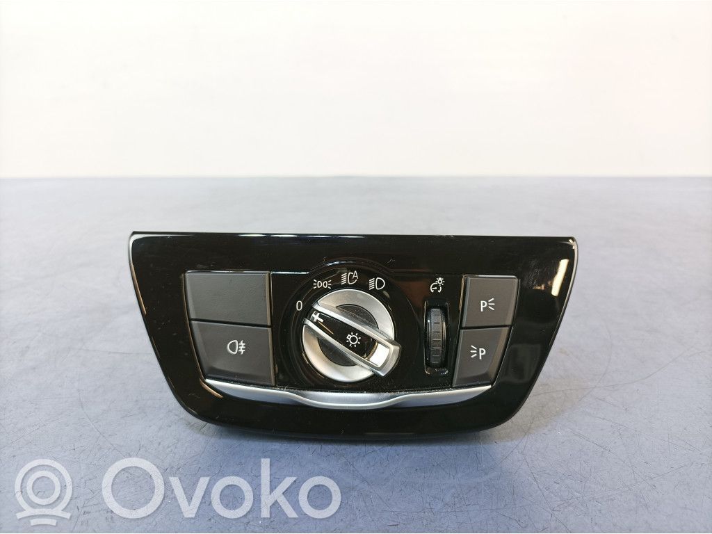 BMW 5 G30 G31 G38 Šviesų jungtukas 