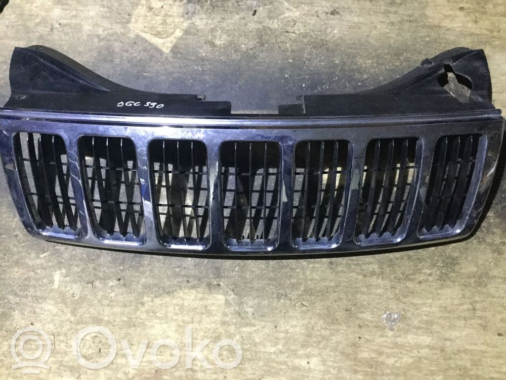 Jeep Cherokee Rejilla superior del radiador del parachoques delantero 