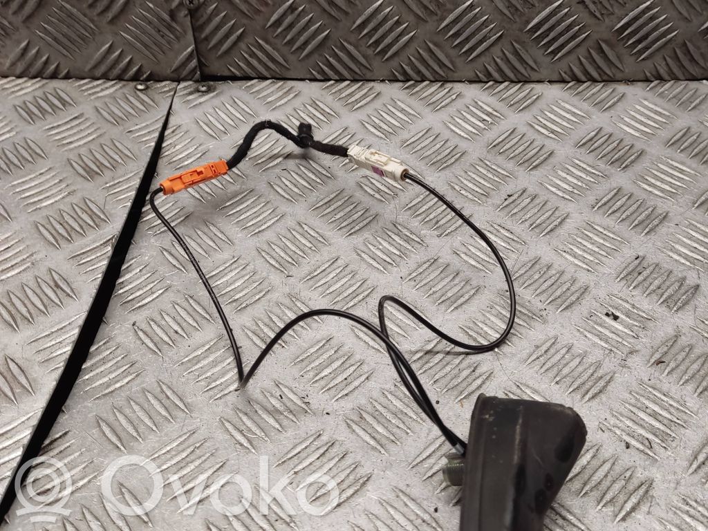 Opel Corsa F Radion antenni 