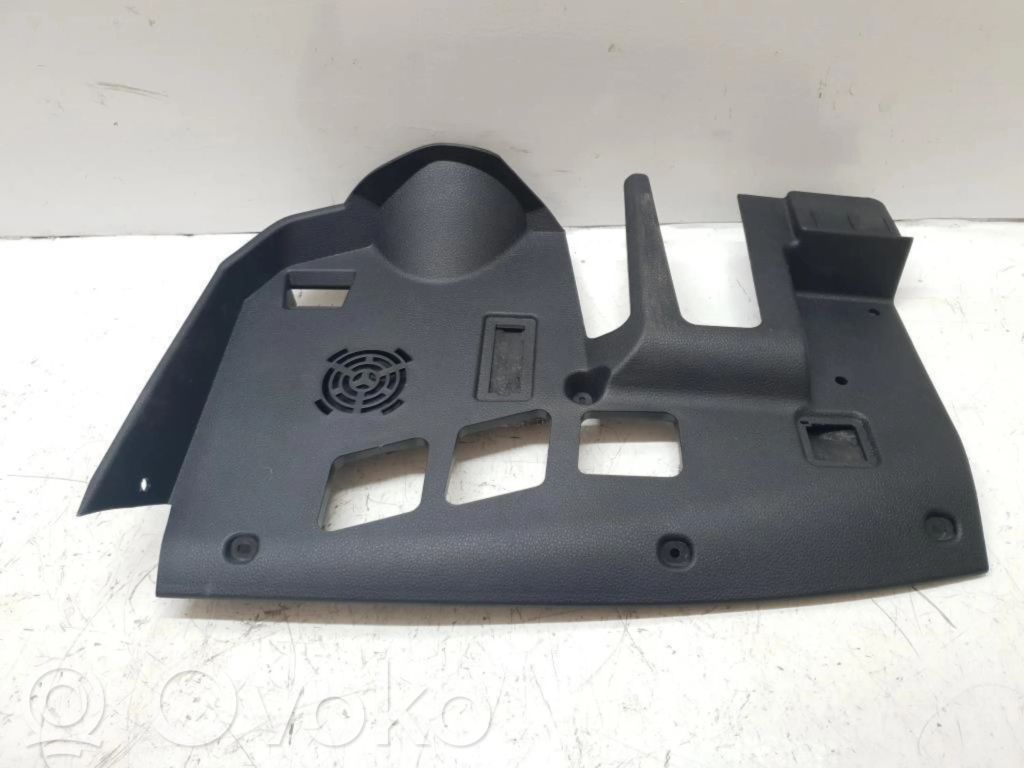 BMW 1 E81 E87 Kita panelės detalė 