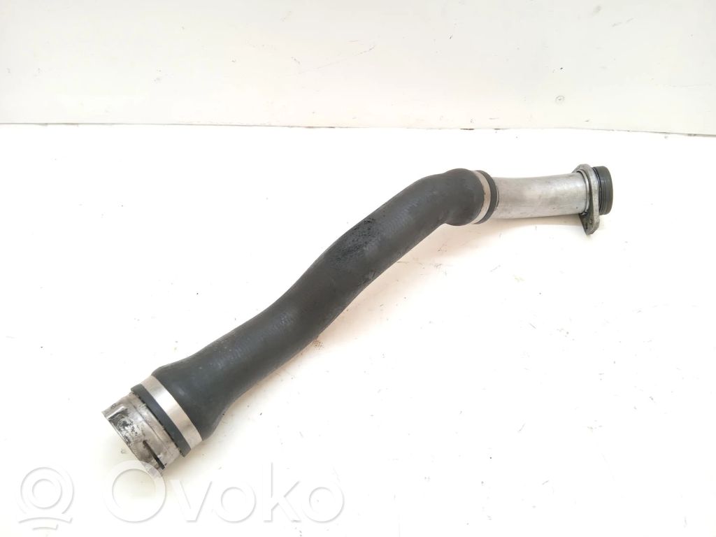 BMW 7 E65 E66 Välijäähdyttimen letku 