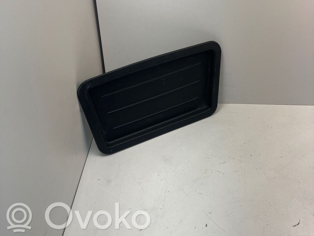 BMW 3 F30 F35 F31 Inne elementy wykończenia bagażnika 