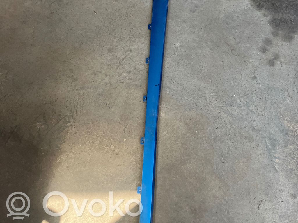 BMW i3 Slenkstis 