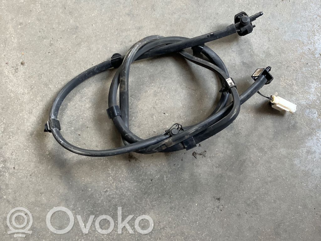 BMW i3 Windshield washer spray nozzle 