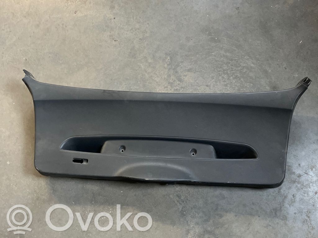 BMW 1 E81 E87 Pagrindinis apdailos skydas 