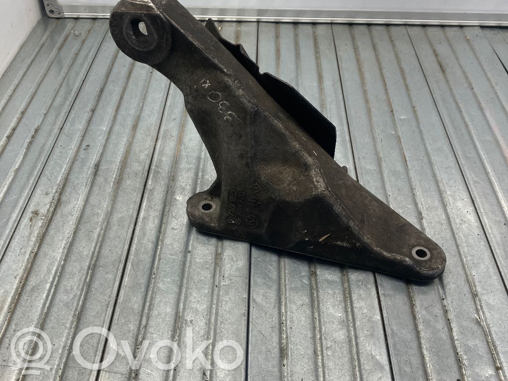 Engine mounting bracket   6750852,3629226